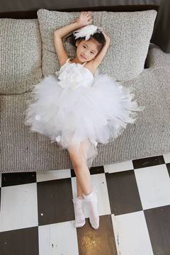 新款儿童表演舞蹈服公主裙花童白纱裙儿童演出服饰女童吊带蓬蓬裙