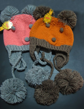 2012年冬季新款 男女儿童帽子婴儿宝宝帽子小熊护耳帽毛线帽