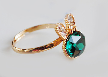 韩版饰品 晶莹绿宝石 可爱小兔子精致水晶戒指