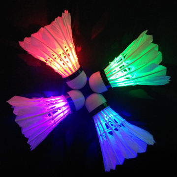羽毛球LED灯夜光发亮羽毛球 夜用闪光七彩变色娱乐训练用球包邮