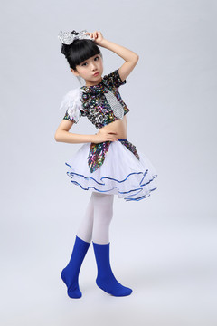 新款女装幼儿现代亮片舞蹈服儿童爵士舞纱裙演出服