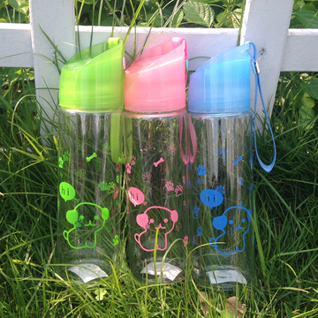 学生运动水壶塑料随手杯创意便携可爱儿童水杯子 带盖茶隔太空杯