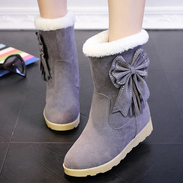 冬季防滑加绒雪地靴女平底加厚保暖中筒靴特价女士学院大学生棉鞋