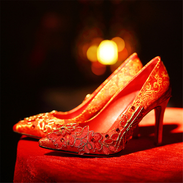 2016秋绸缎红色婚鞋结婚鞋子中式秀禾高跟新娘鞋尖头粗跟龙凤礼仪