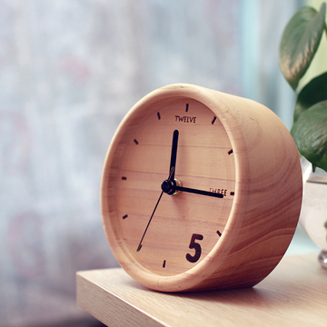 原创实木台钟原木钟表自然桌钟北欧风格艺术烫印个性钟表挂钟可爱