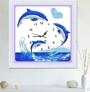 海豚恋人蓝色钟表可爱动物图挂钟卧室最新款客厅餐厅儿童房十字绣