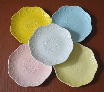 陶瓷花形蕾丝花朵蝴蝶色釉浮雕盘 欧式餐具菜盘水果盘蛋糕点心盘