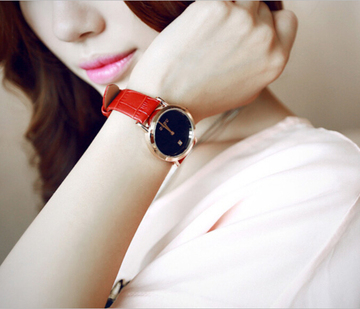 新款韩版时尚简约个性超薄女表防水石英表真皮潮流女生手表时装表