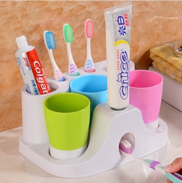 创意情侣杯三口之家牙刷杯带挤牙膏器/带储物格款洗漱套装包邮