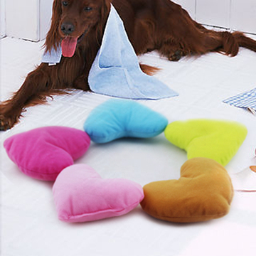 宠物窝配件玩具用品 狗猫爱心形状小枕头靠垫抱枕多色可挑14*12cm