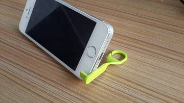 批发懒人支架iPhone5/6plus苹果手机三星/小米耳机孔通用创意配件
