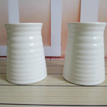 陶瓷摆设螺纹花瓶家居工艺品装饰简约现代白色花器花插摆件可装水