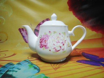 骨瓷富贵花开红茶壶,花茶壶,咖啡壶,冷水壶 果汁壶 牛奶壶 圆壶