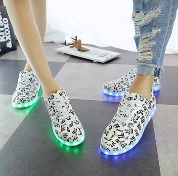 冬季情侣发光鞋荧光LED鬼步鞋七彩USB充电鞋男女学生夜光亮光灯鞋