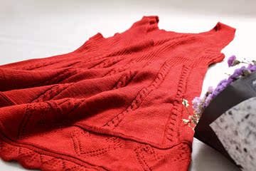 复古红色毛衣秋装连衣裙，马甲，冬季新款学生针织衣